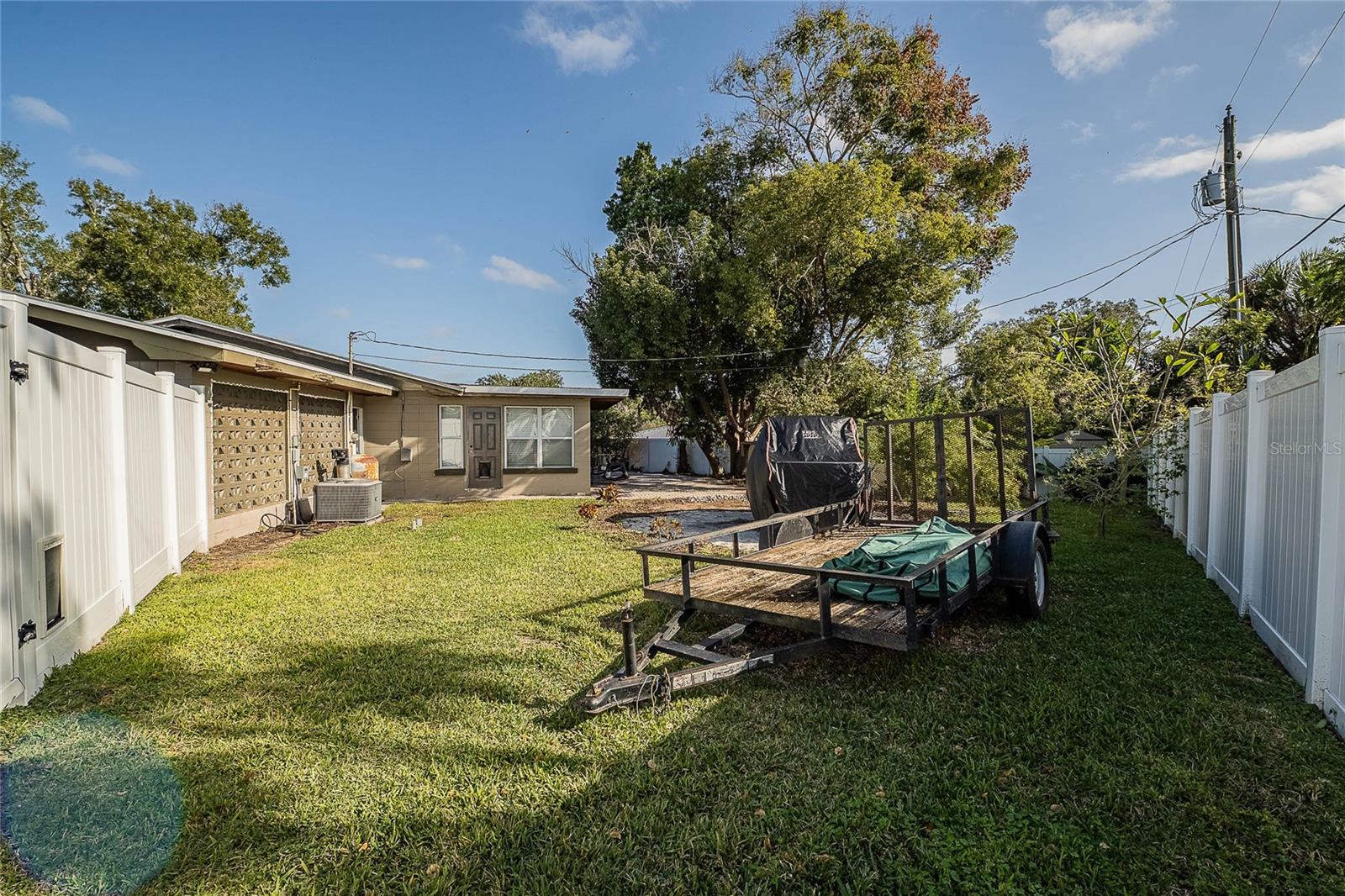 Image 30 of 32 For 800 Avenue L Se