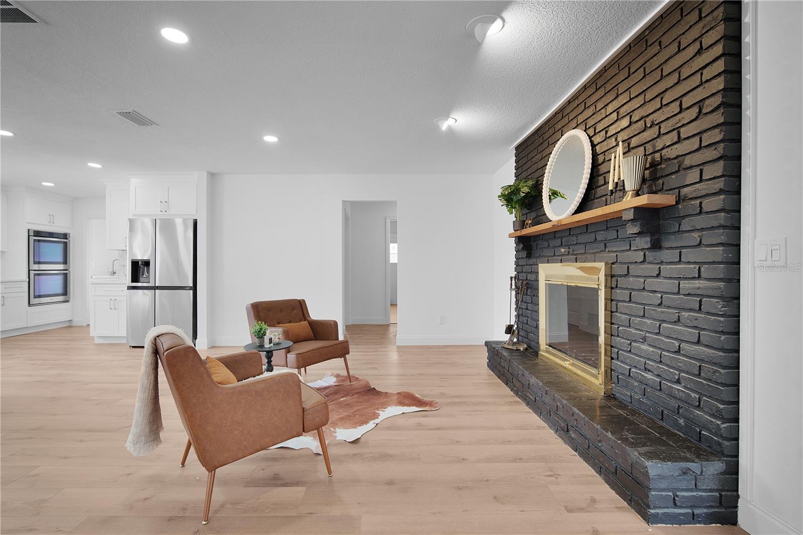 Image 20 of 54 For 1450 Lake Brantley Road