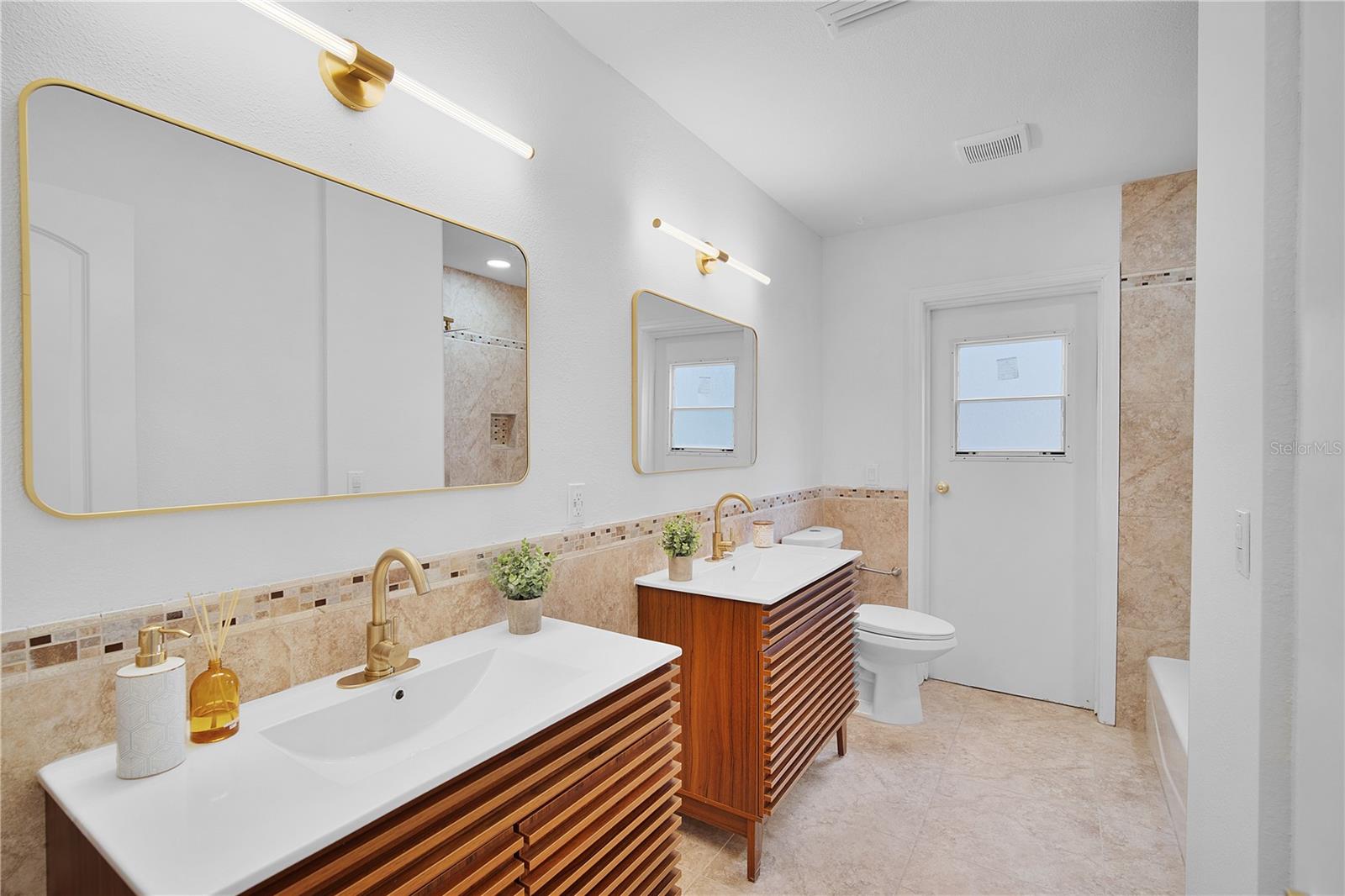 Image 40 of 54 For 1450 Lake Brantley Road