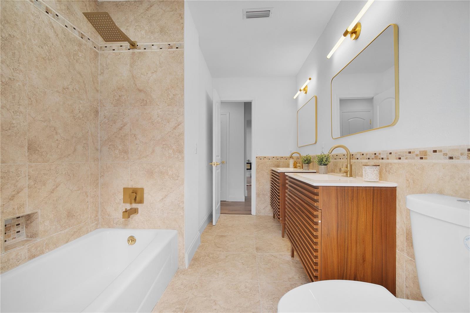 Image 41 of 54 For 1450 Lake Brantley Road