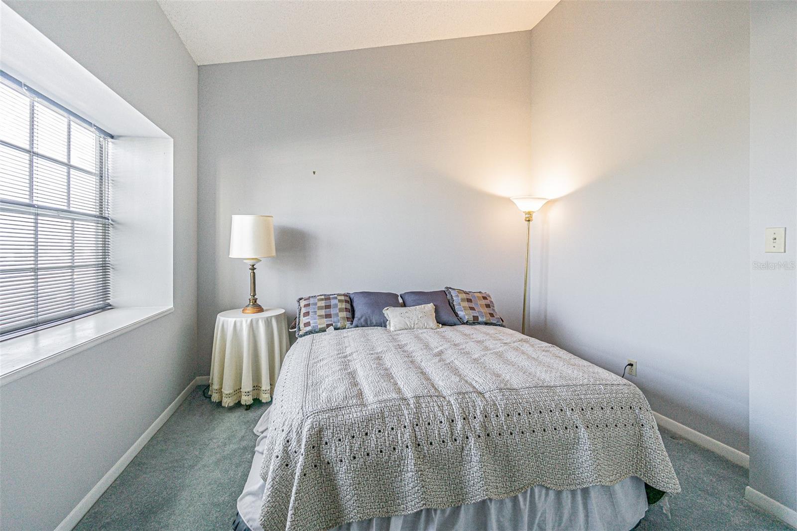 Listing photo id 12 for 17960 Gulf Boulevard 208