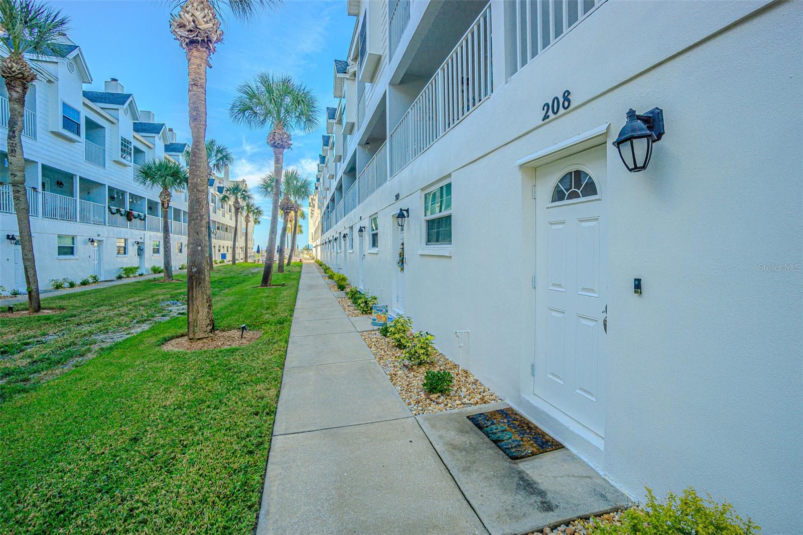 Listing photo id 0 for 17960 Gulf Boulevard 208