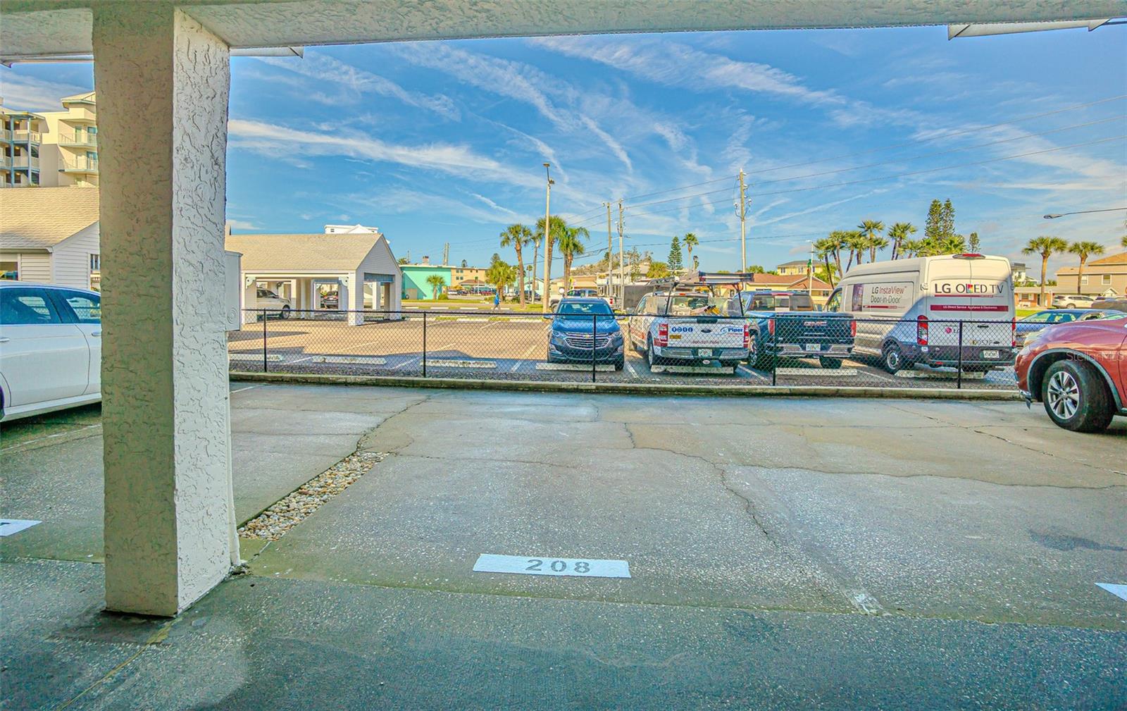 Listing photo id 20 for 17960 Gulf Boulevard 208