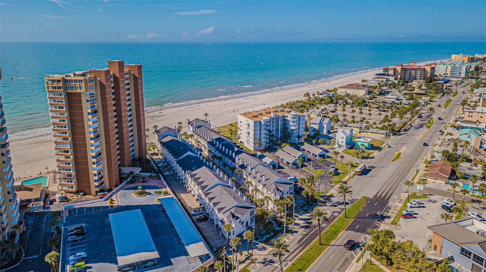 Listing photo id 24 for 17960 Gulf Boulevard 208