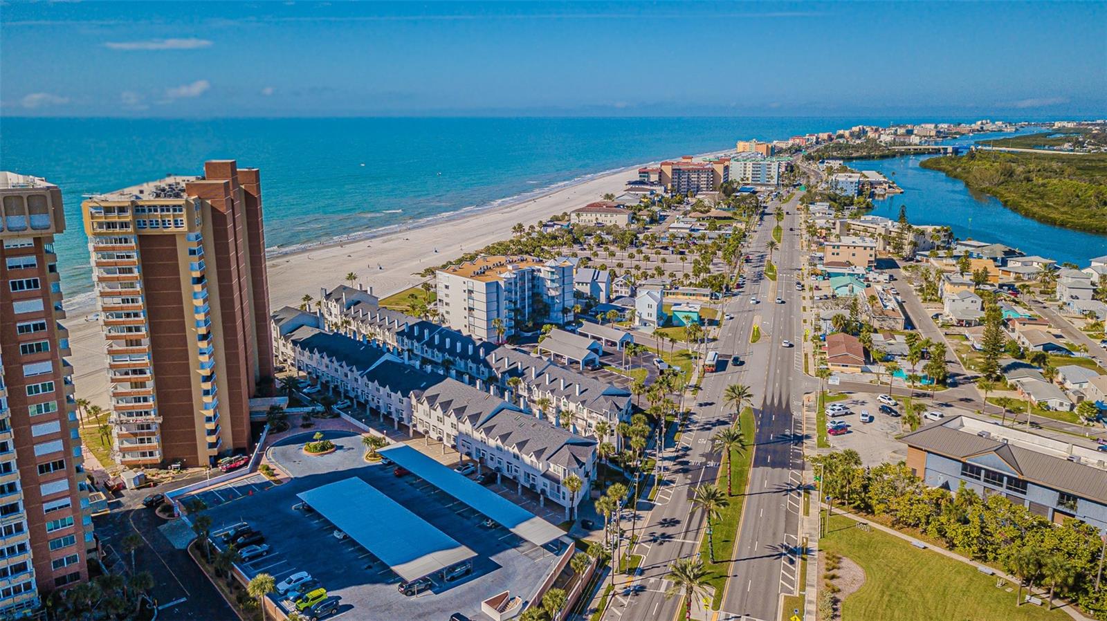 Listing photo id 25 for 17960 Gulf Boulevard 208