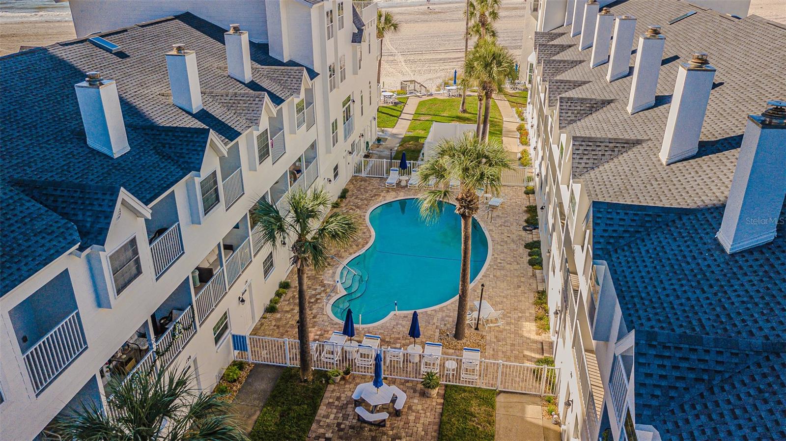 Listing photo id 27 for 17960 Gulf Boulevard 208