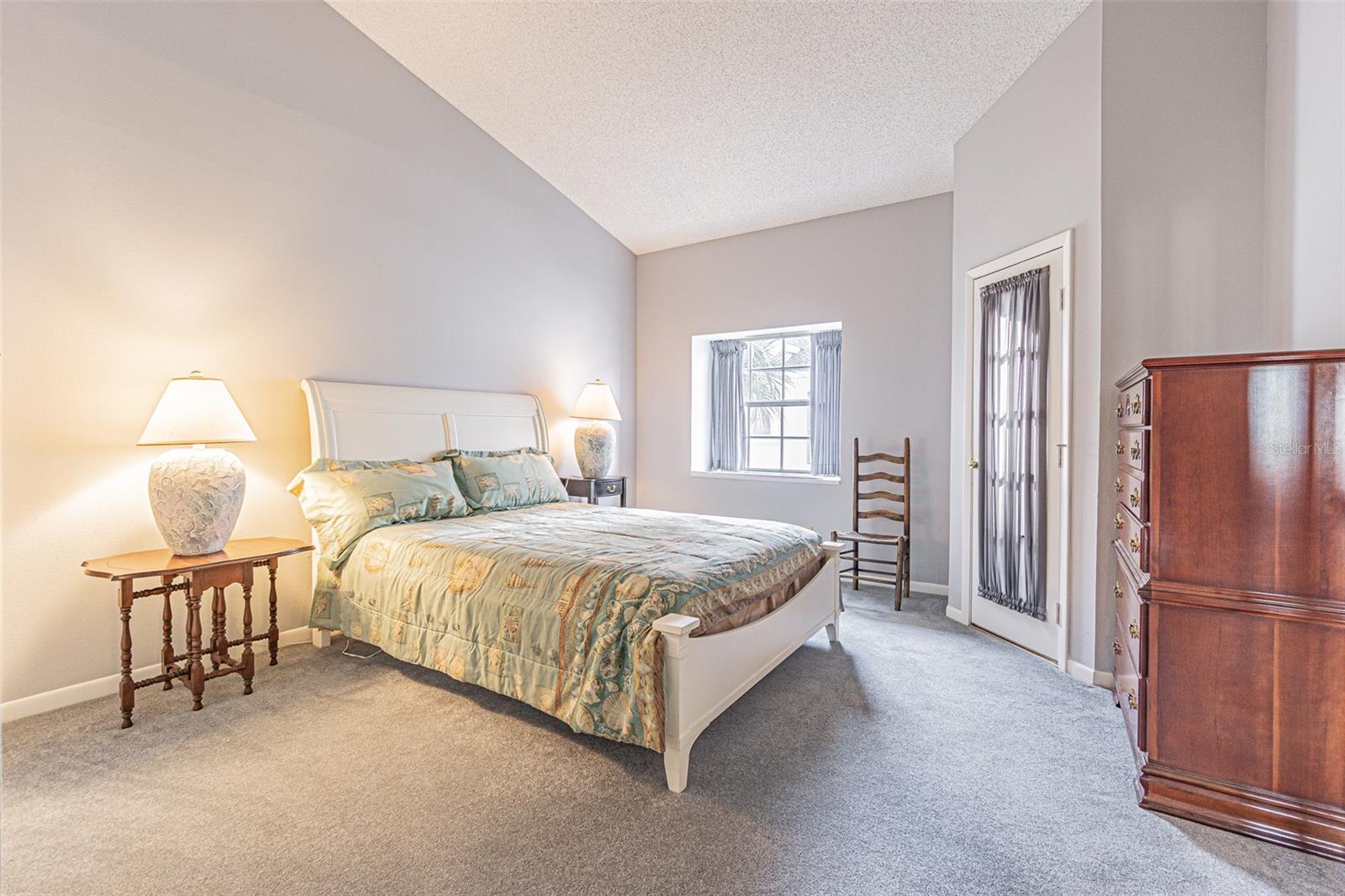 Listing photo id 6 for 17960 Gulf Boulevard 208