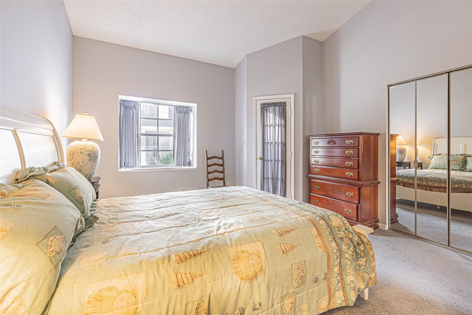 Listing photo id 7 for 17960 Gulf Boulevard 208