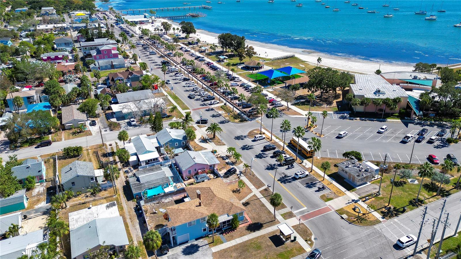 Image 8 of 39 For 5737 Shore Boulevard S 1