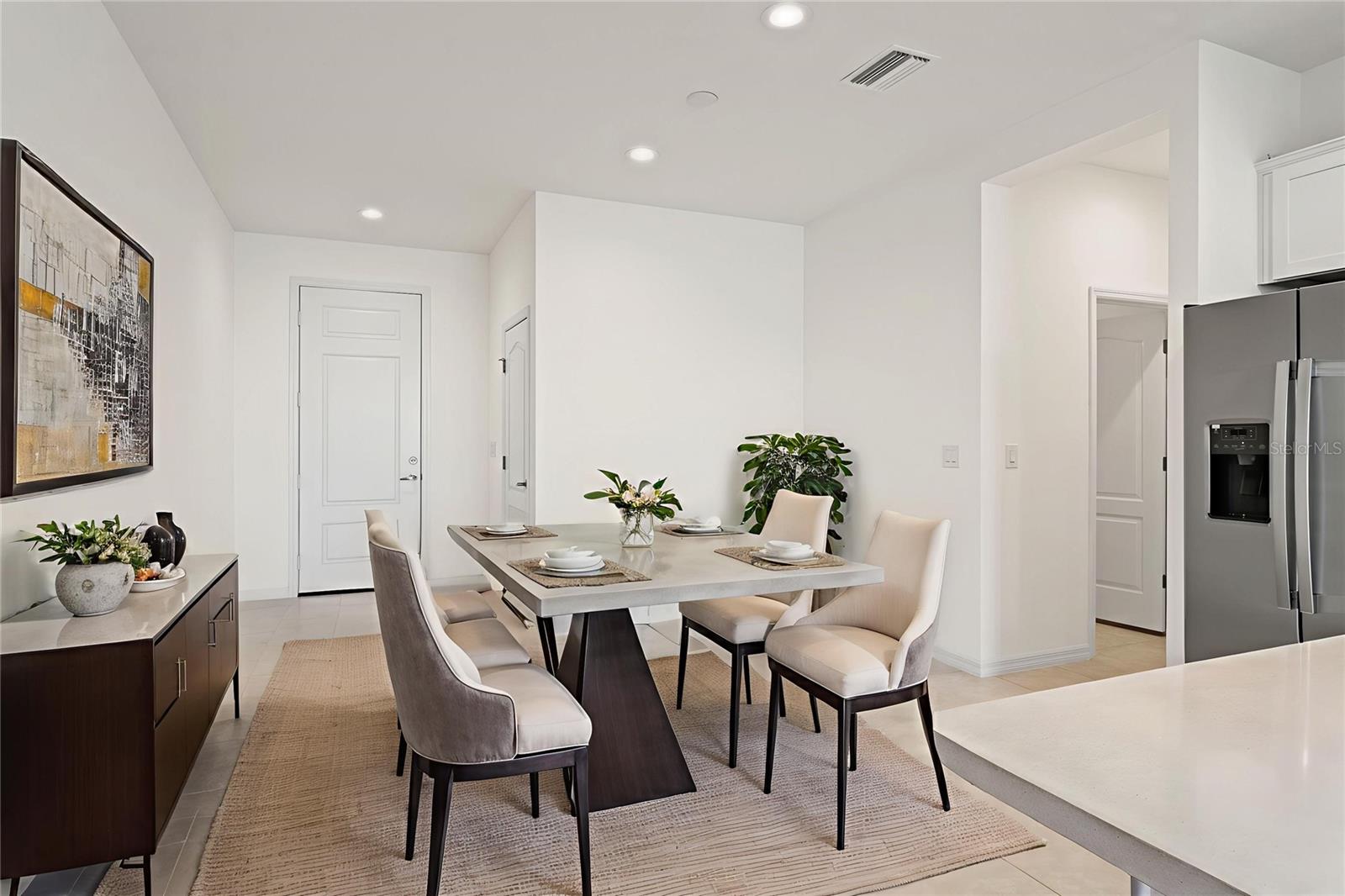 Image 4 of 34 For 2262 Washington Palm Court