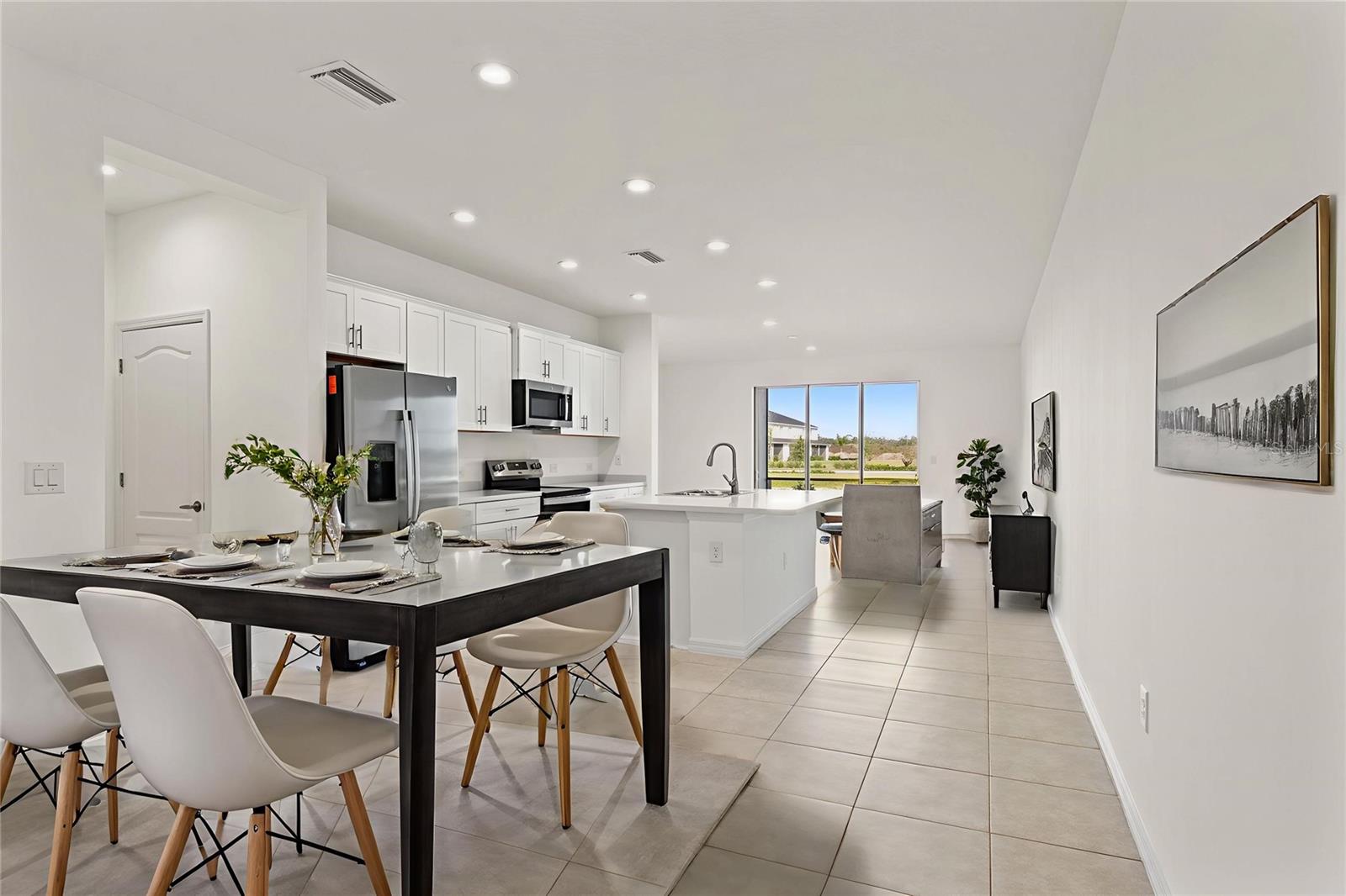 Image 5 of 34 For 2262 Washington Palm Court