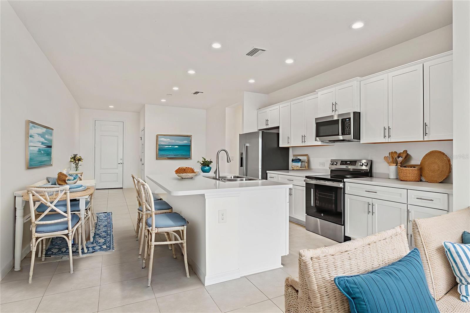 Image 7 of 34 For 2262 Washington Palm Court