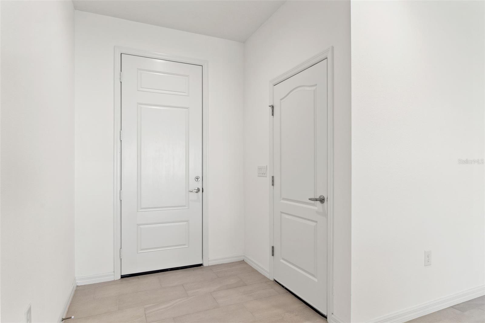 Image 17 of 51 For 2272 Washington Palm Court