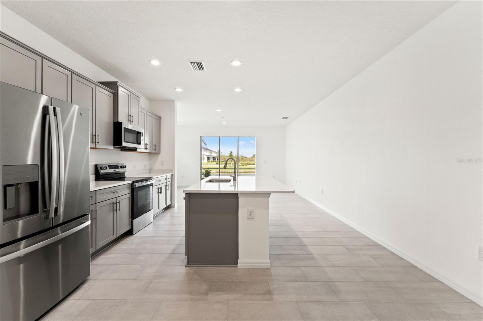 Image 19 of 51 For 2272 Washington Palm Court