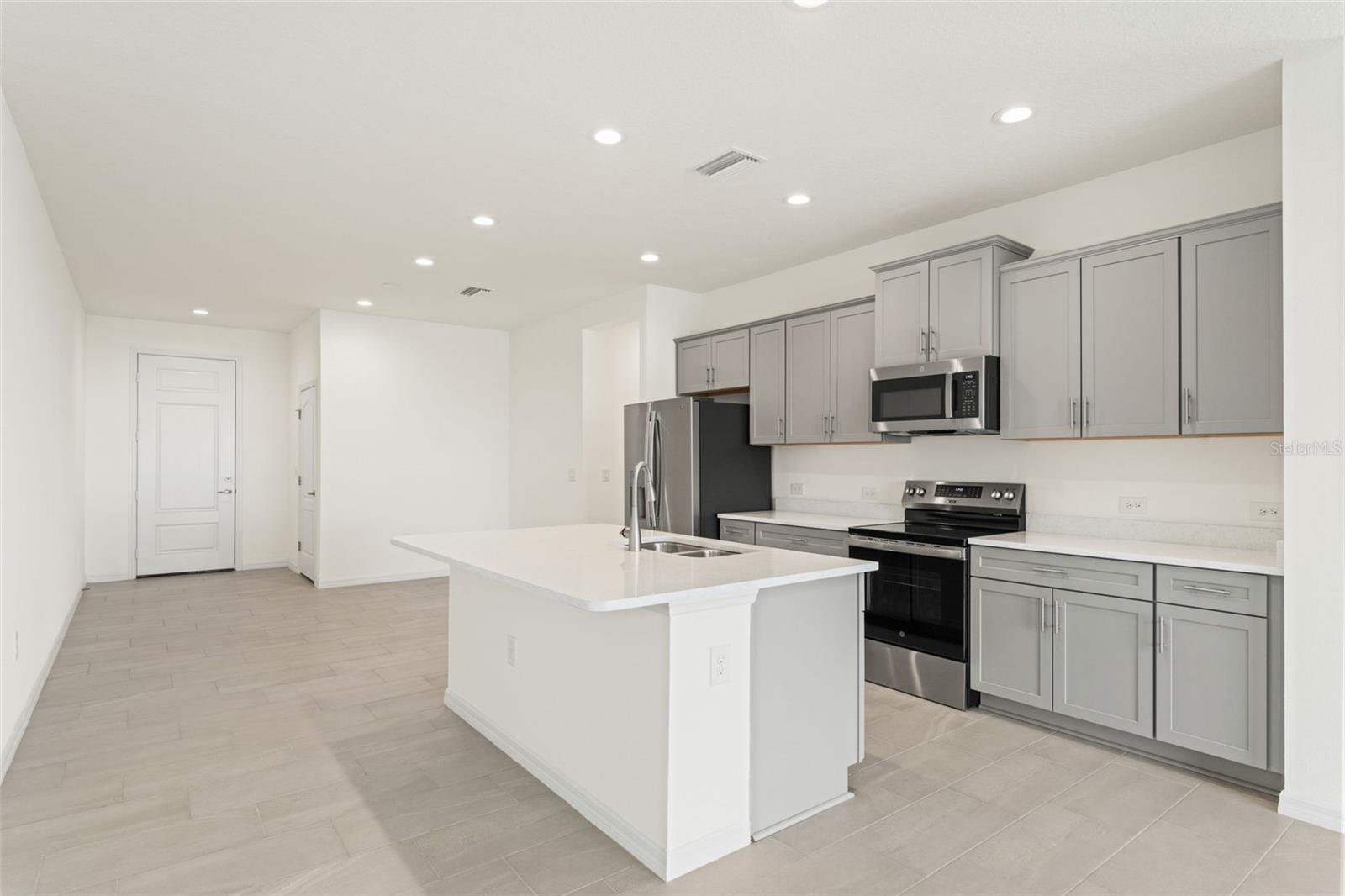 Image 24 of 51 For 2272 Washington Palm Court