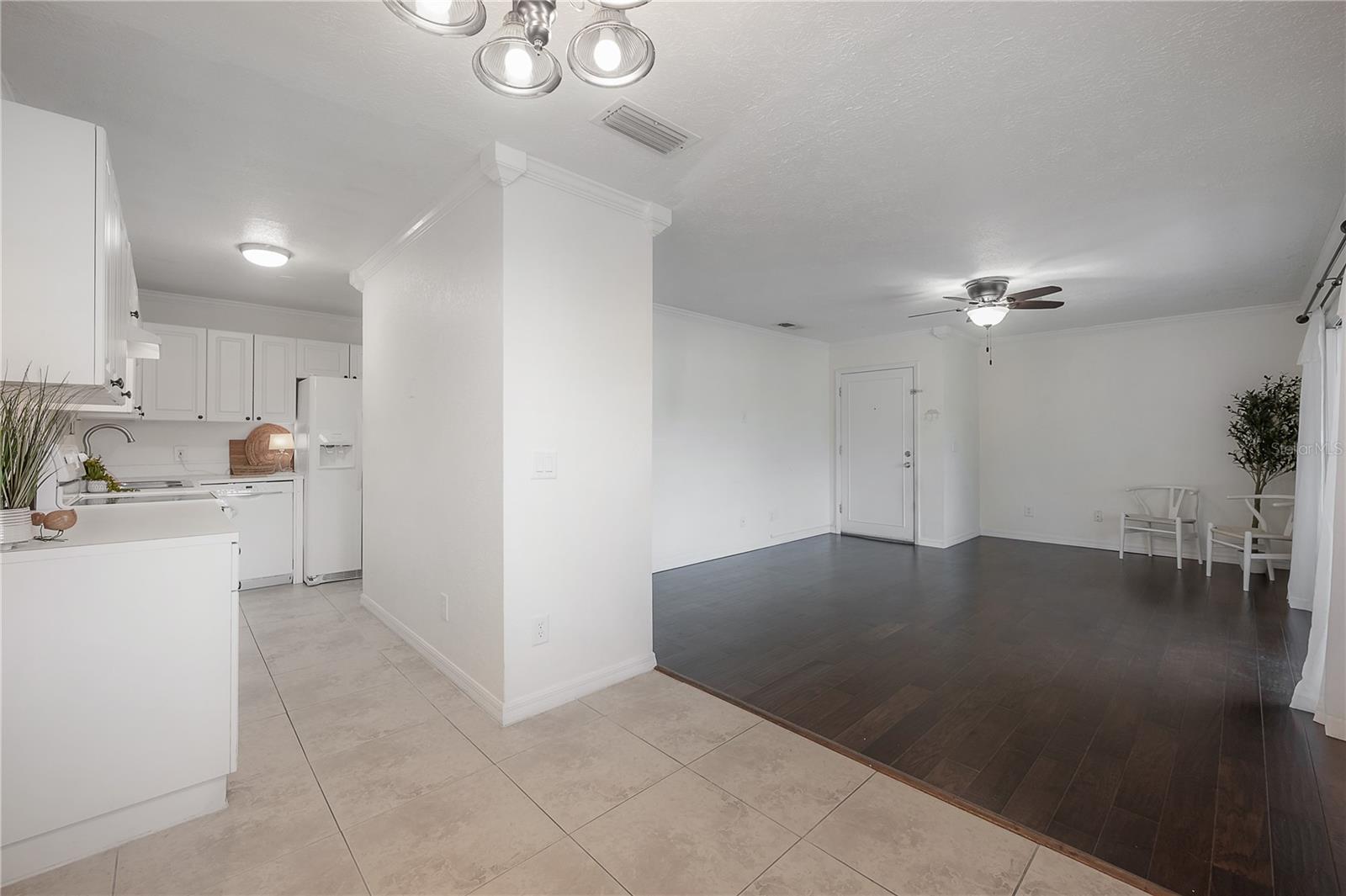 Image 22 of 55 For 13720 Orange Sunset Drive 201