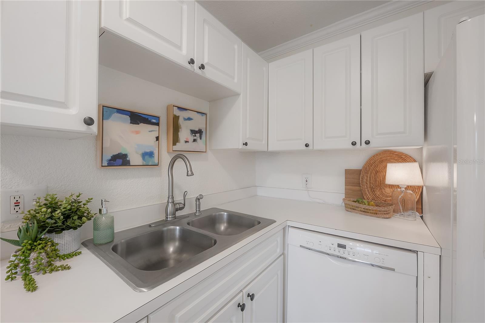 Image 26 of 55 For 13720 Orange Sunset Drive 201