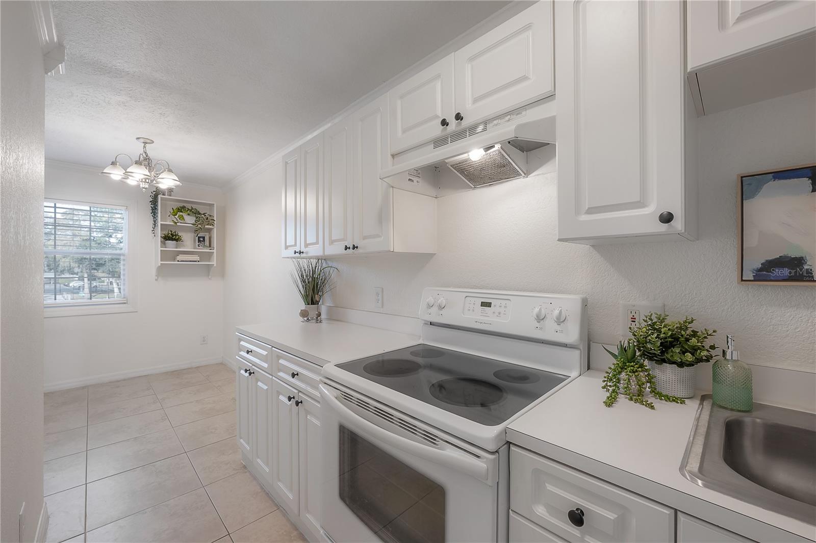 Image 27 of 55 For 13720 Orange Sunset Drive 201