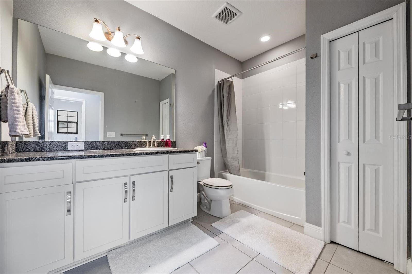 Image 25 of 51 For 19529 Hayden Lake Court