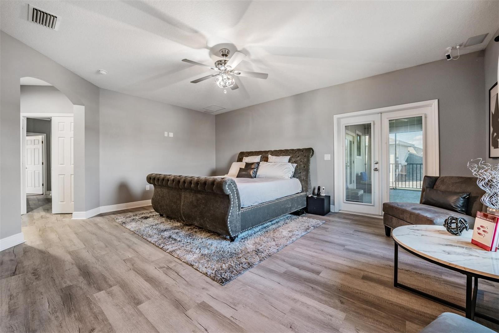 Image 33 of 51 For 19529 Hayden Lake Court