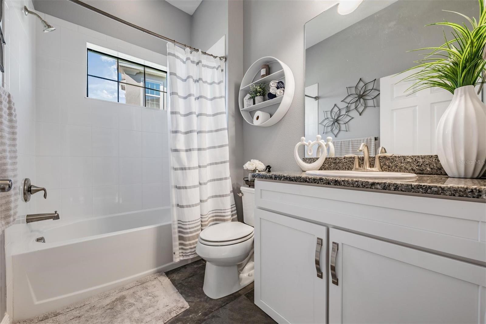 Image 5 of 51 For 19529 Hayden Lake Court