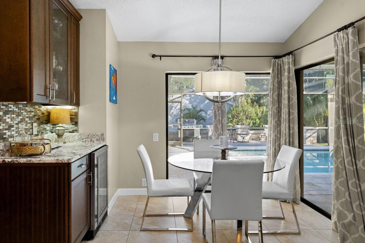 Listing photo id 14 for 2639 Landing Way