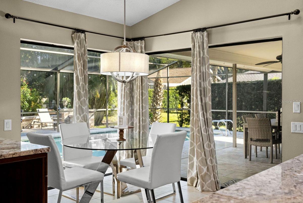 Listing photo id 16 for 2639 Landing Way