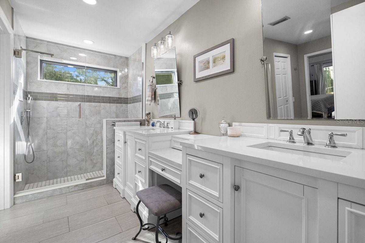 Listing photo id 20 for 2639 Landing Way