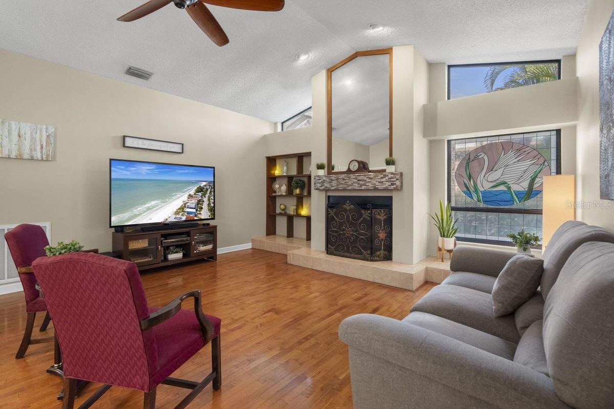 Listing photo id 23 for 2639 Landing Way