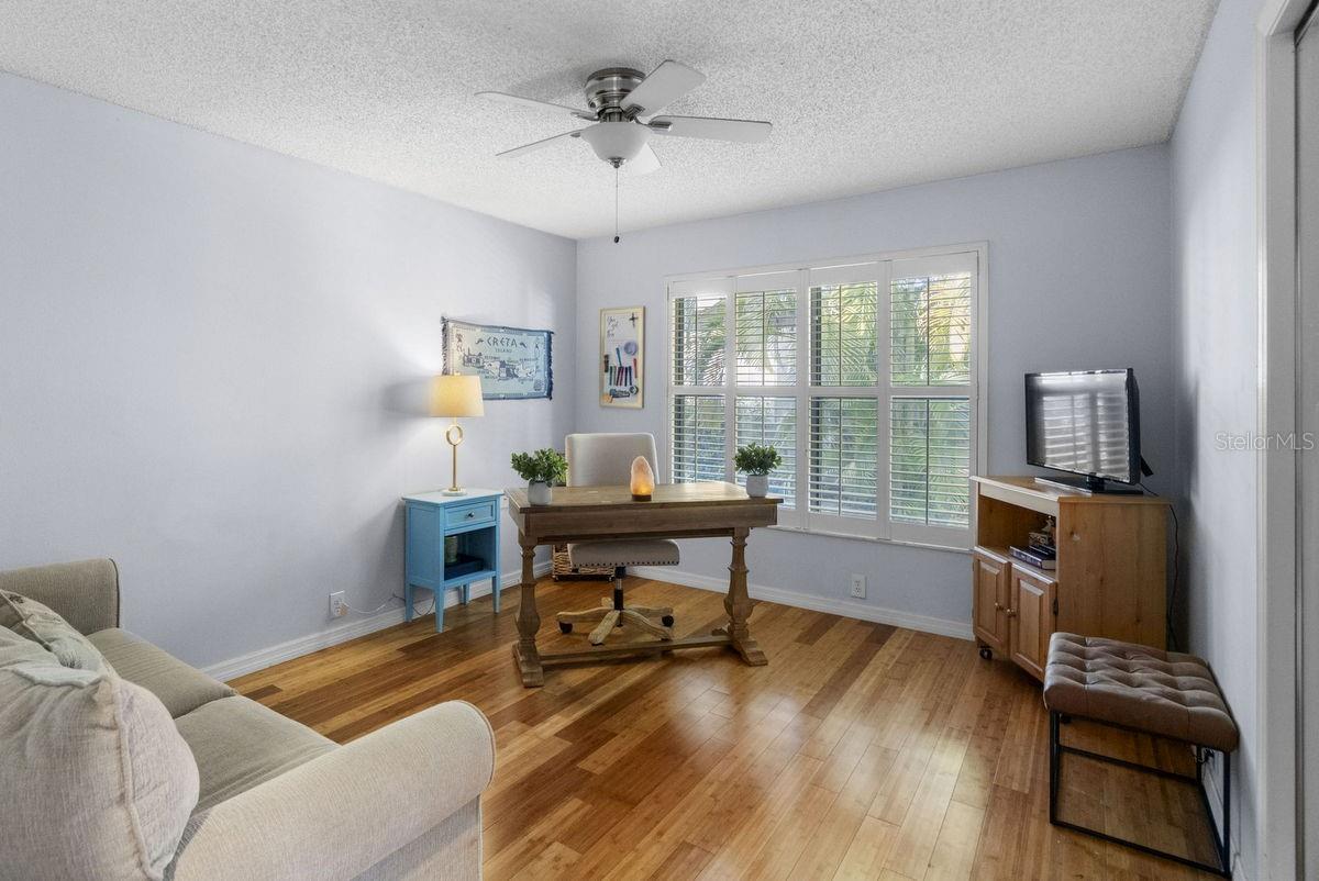 Listing photo id 27 for 2639 Landing Way