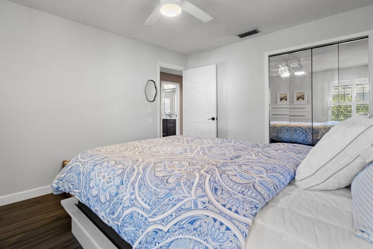 Listing photo id 30 for 2639 Landing Way