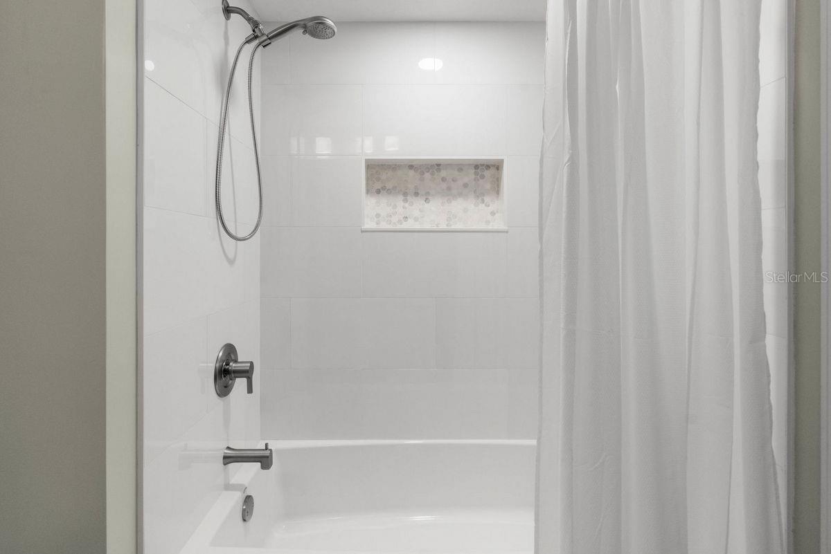 Listing photo id 34 for 2639 Landing Way