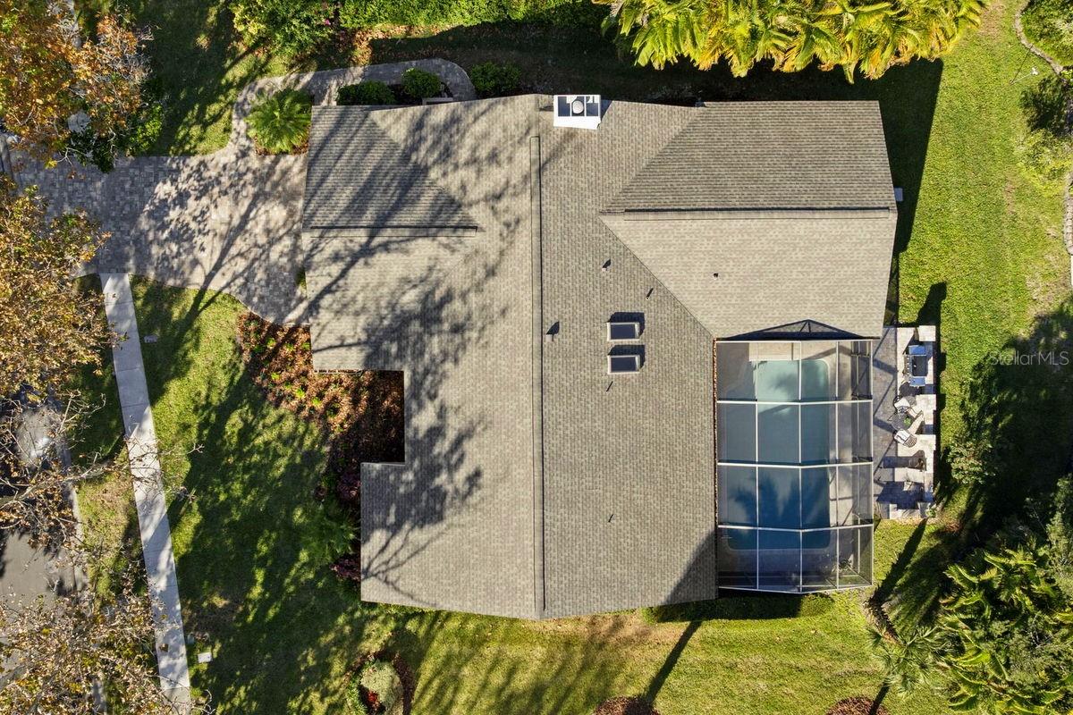 Listing photo id 2 for 2639 Landing Way