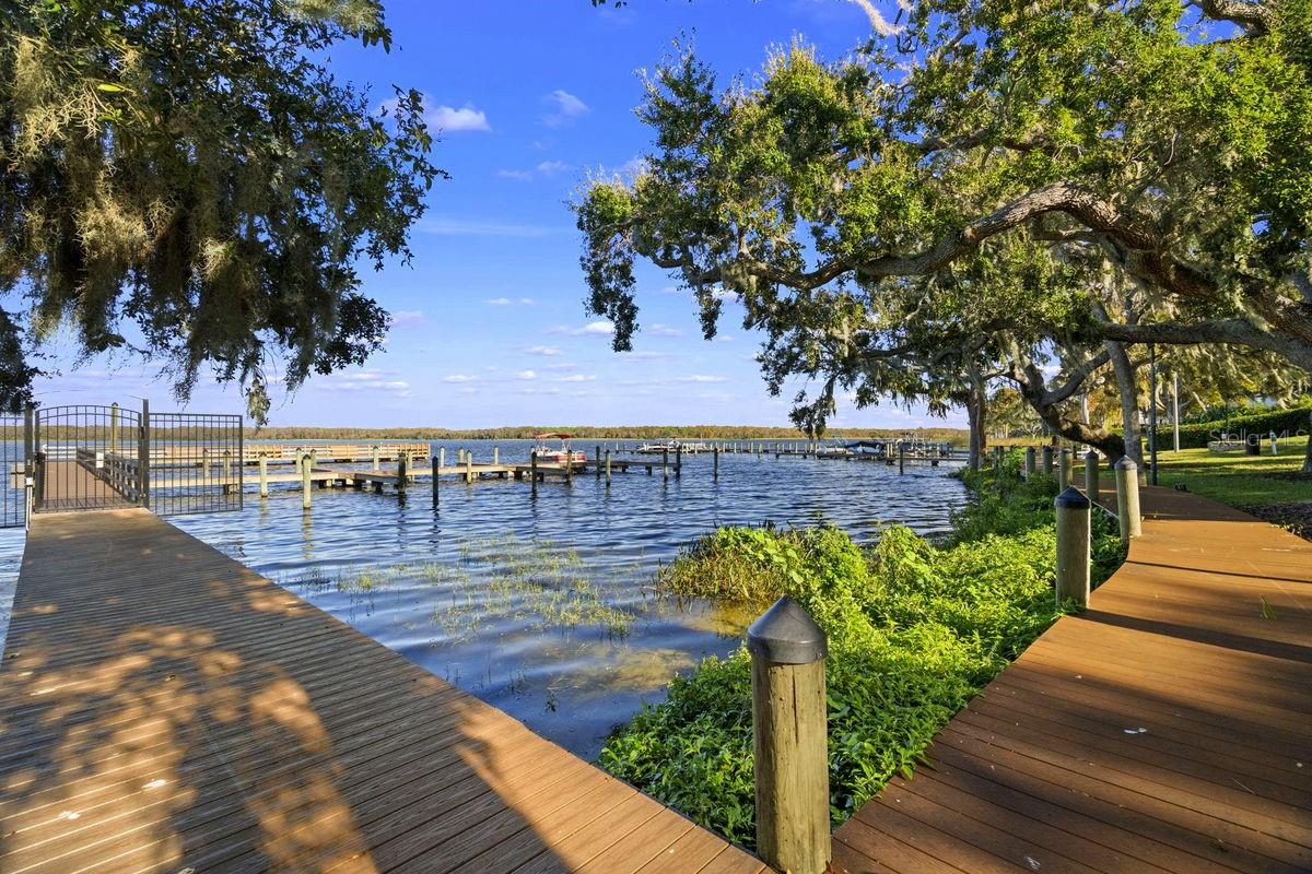 Listing photo id 54 for 2639 Landing Way