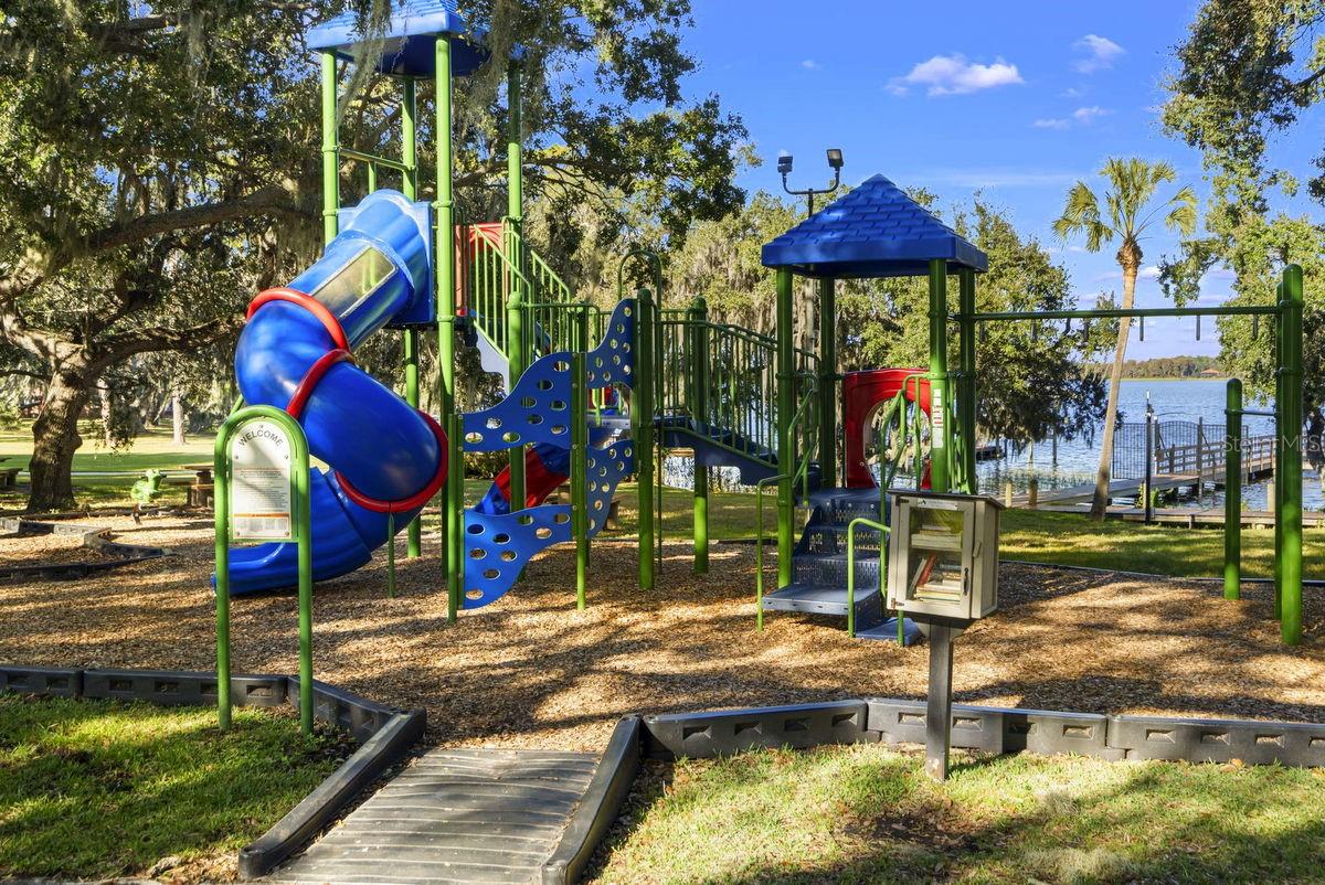 Listing photo id 57 for 2639 Landing Way