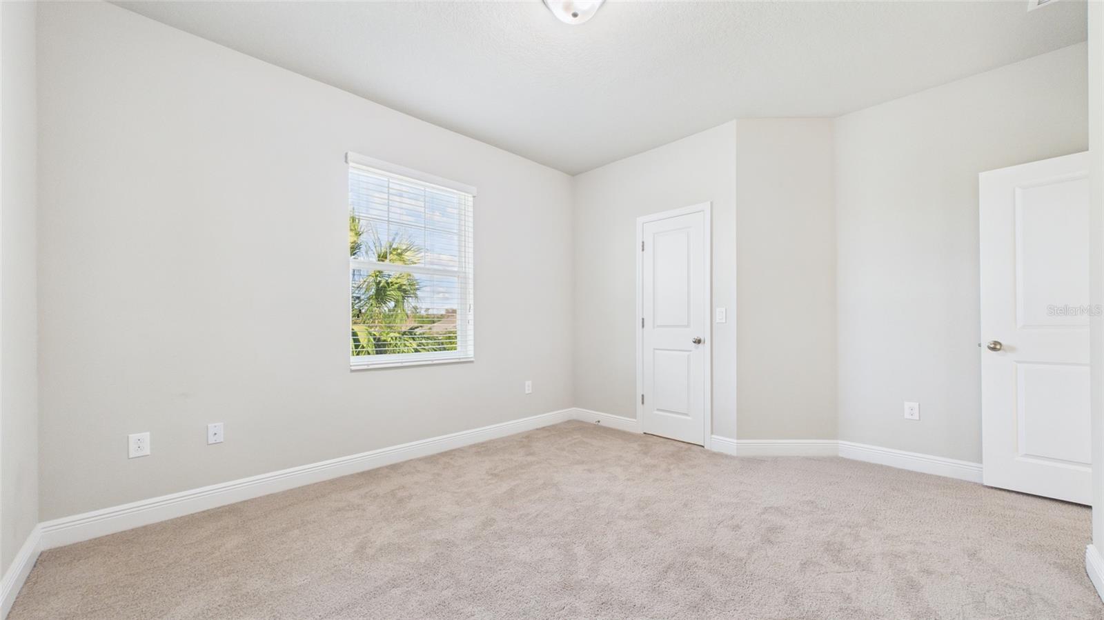 Image 32 of 59 For 2776 Long Bow Way