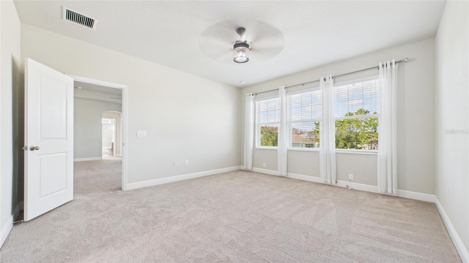 Image 35 of 59 For 2776 Long Bow Way