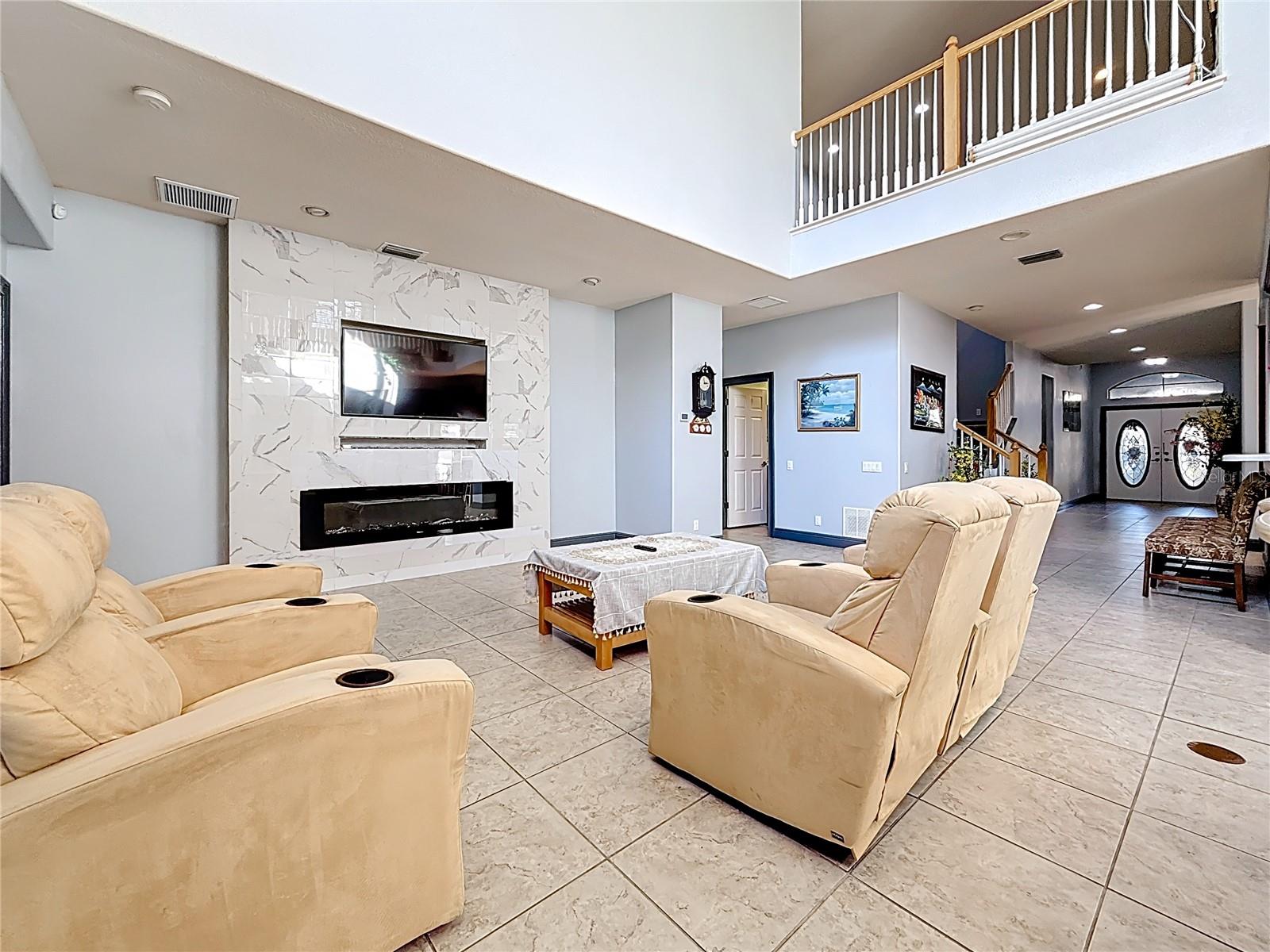 Image 14 of 59 For 2679 Lakebreeze Lane S