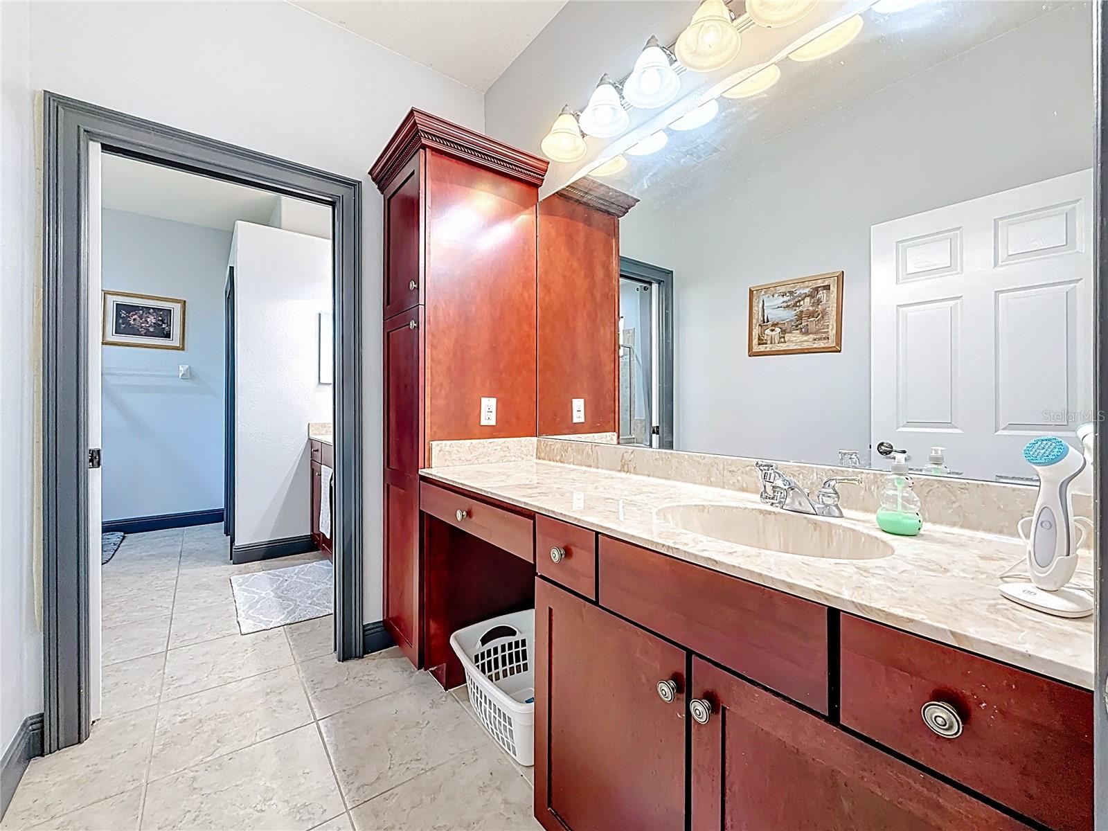 Image 22 of 59 For 2679 Lakebreeze Lane S