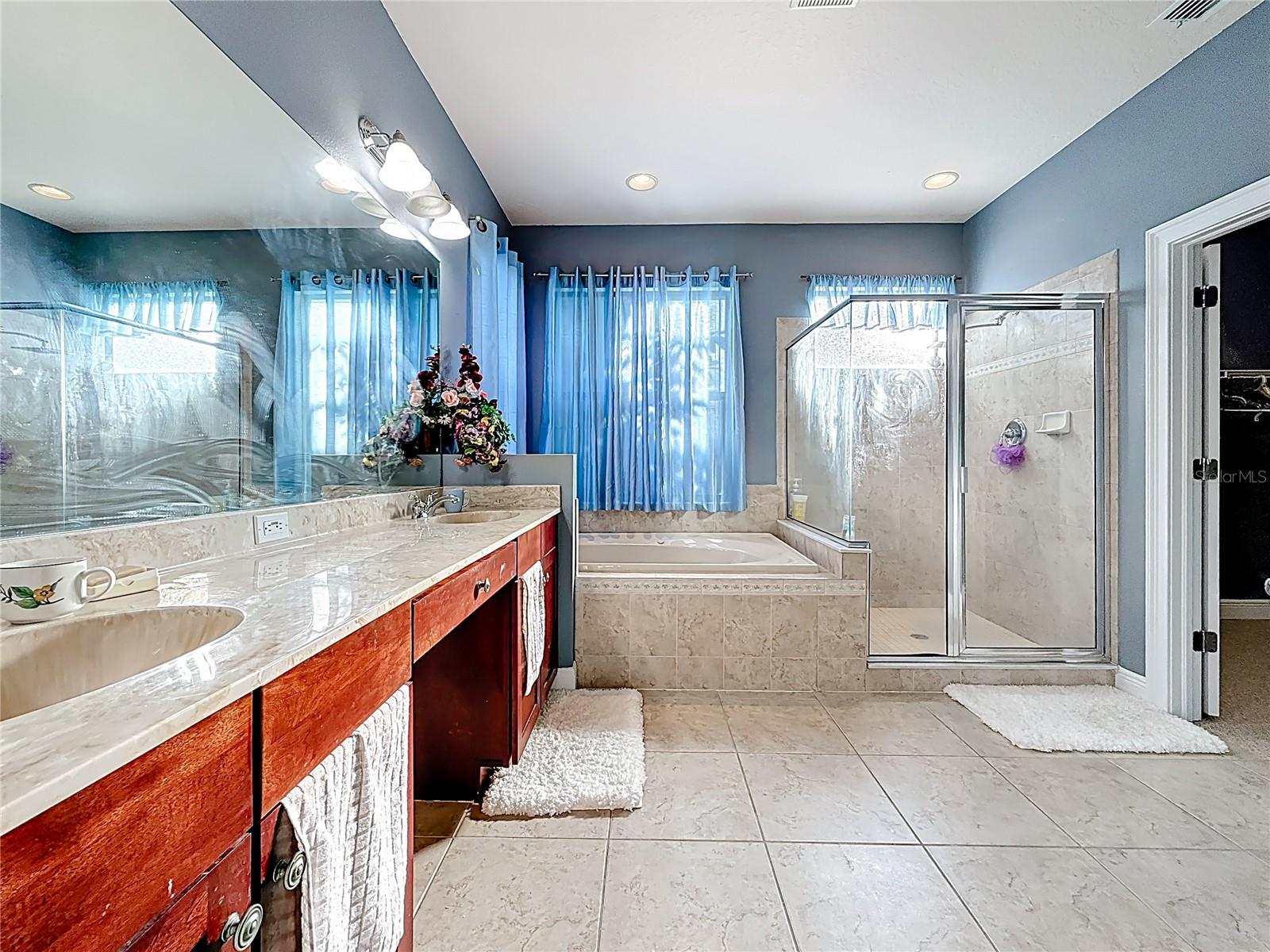 Image 42 of 59 For 2679 Lakebreeze Lane S