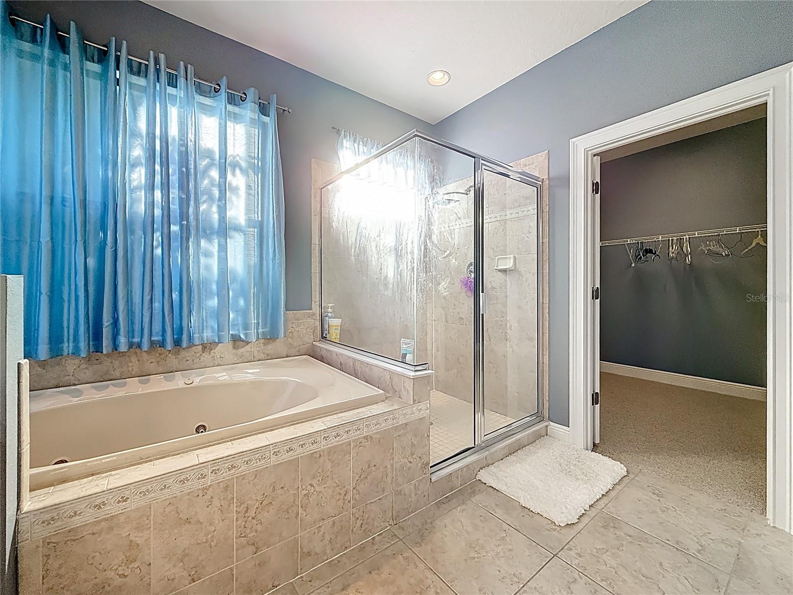 Image 43 of 59 For 2679 Lakebreeze Lane S