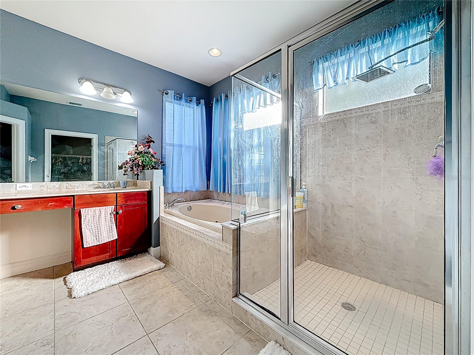 Image 44 of 59 For 2679 Lakebreeze Lane S