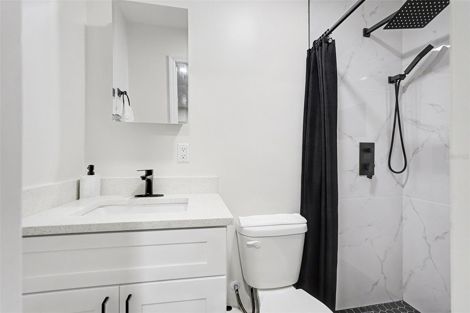 Image 10 of 33 For 611 Huntington Street