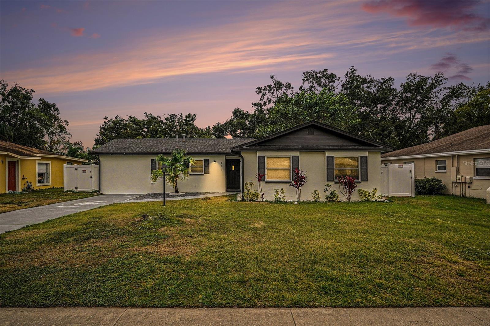 Image 20 of 33 For 611 Huntington Street