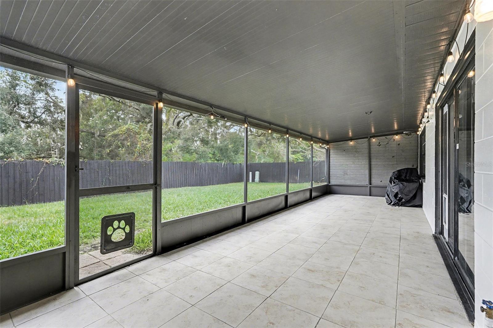 Image 26 of 33 For 611 Huntington Street