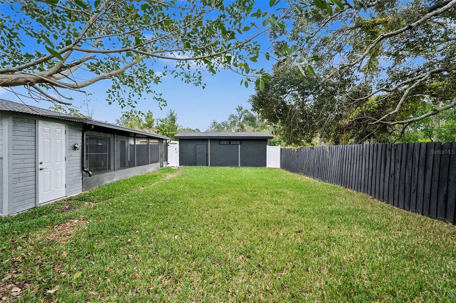 Image 29 of 33 For 611 Huntington Street