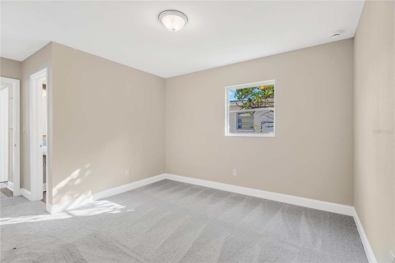 Image 12 of 24 For 14814 Iris Avenue