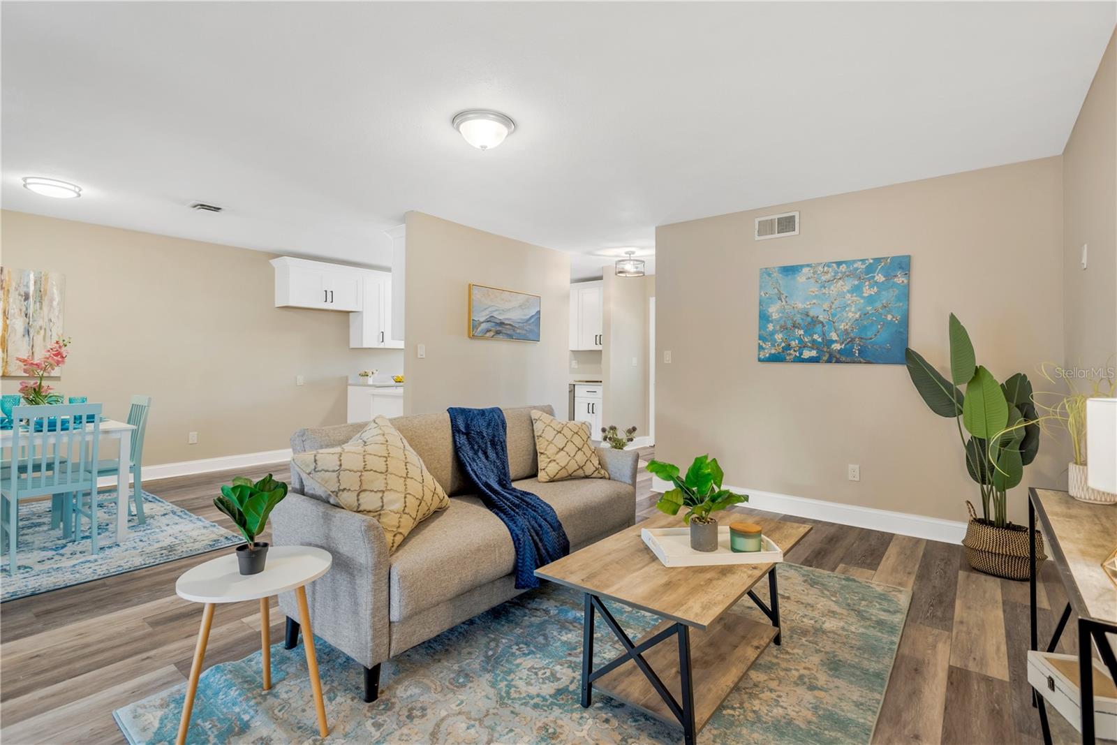 Image 14 of 24 For 14814 Iris Avenue