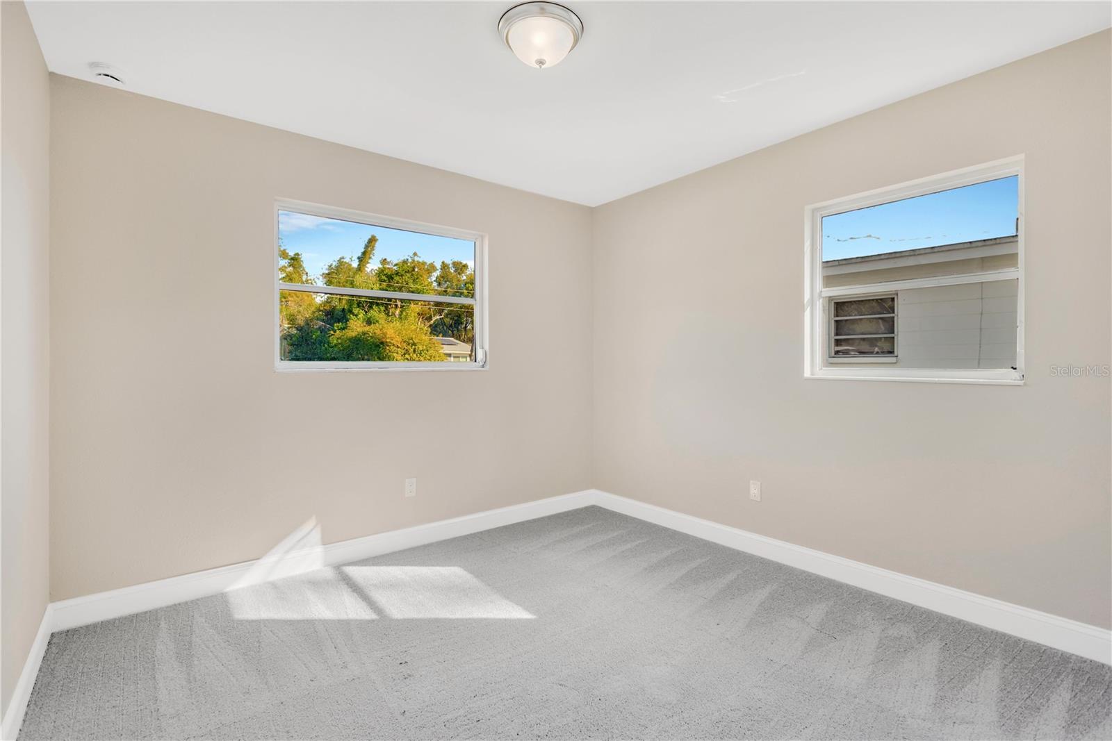 Image 20 of 24 For 14814 Iris Avenue