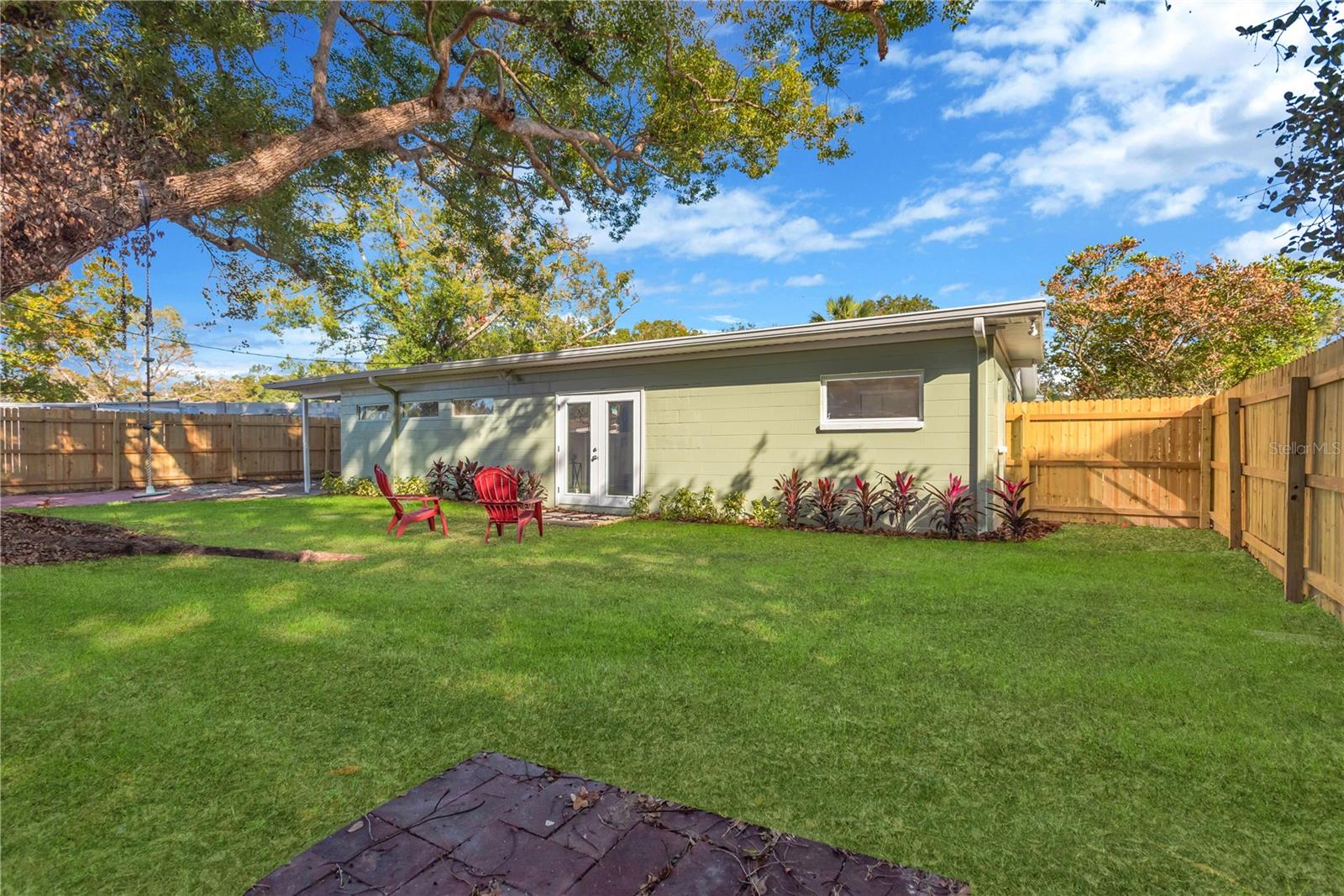 Image 21 of 24 For 14814 Iris Avenue